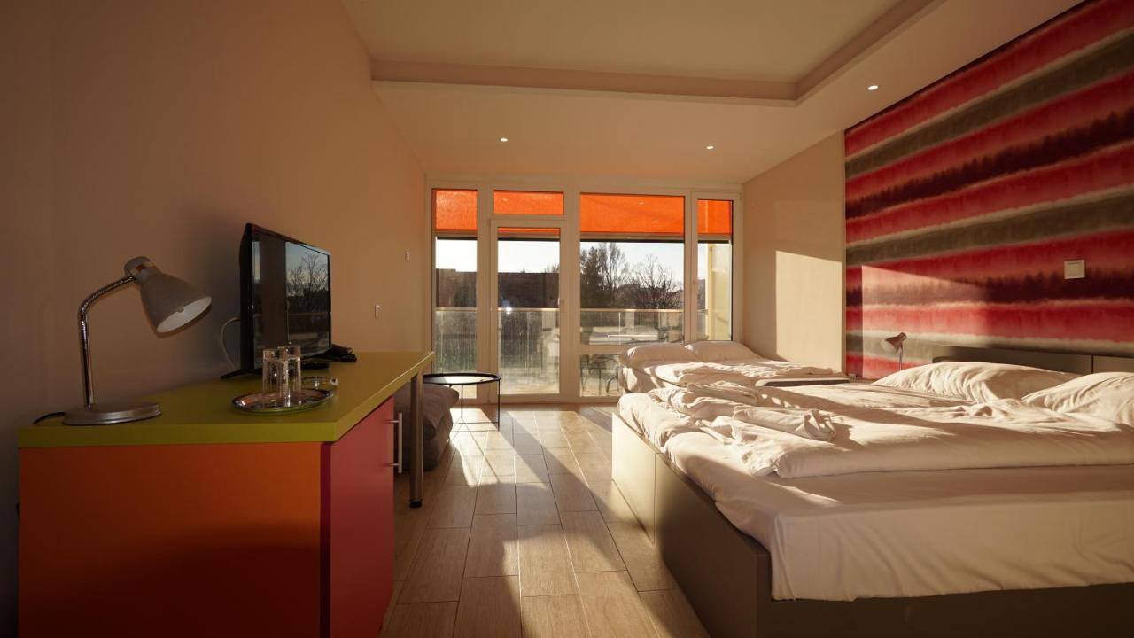 Colors Holiday Hotel Siófok Exterior foto
