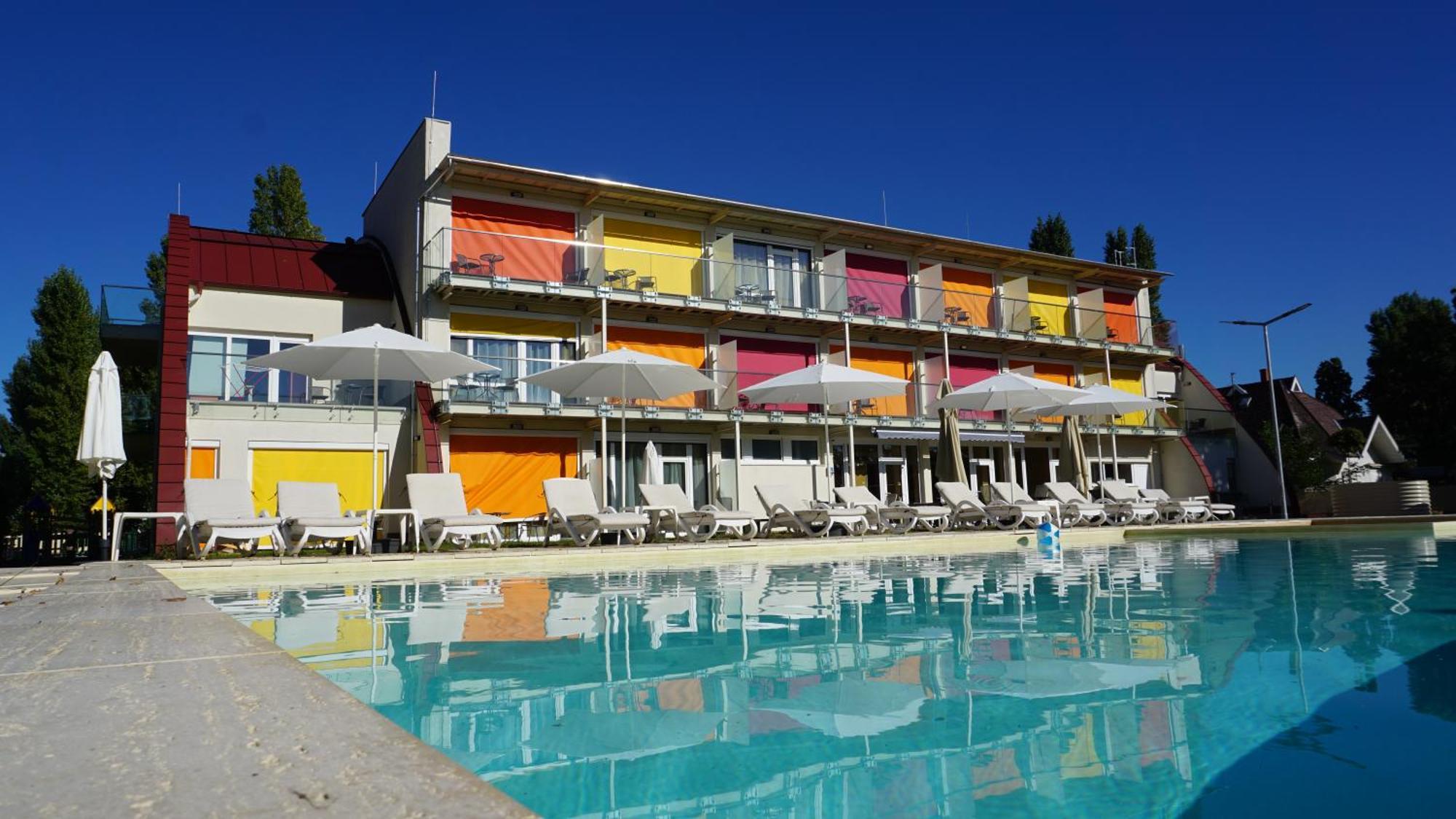 Colors Holiday Hotel Siófok Exterior foto